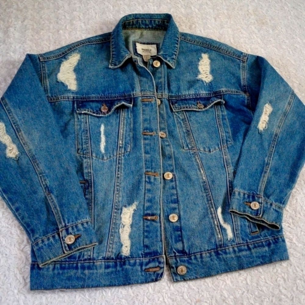 Forever 21  los angeles Woman's Denim jeans jacket size S Distressed
